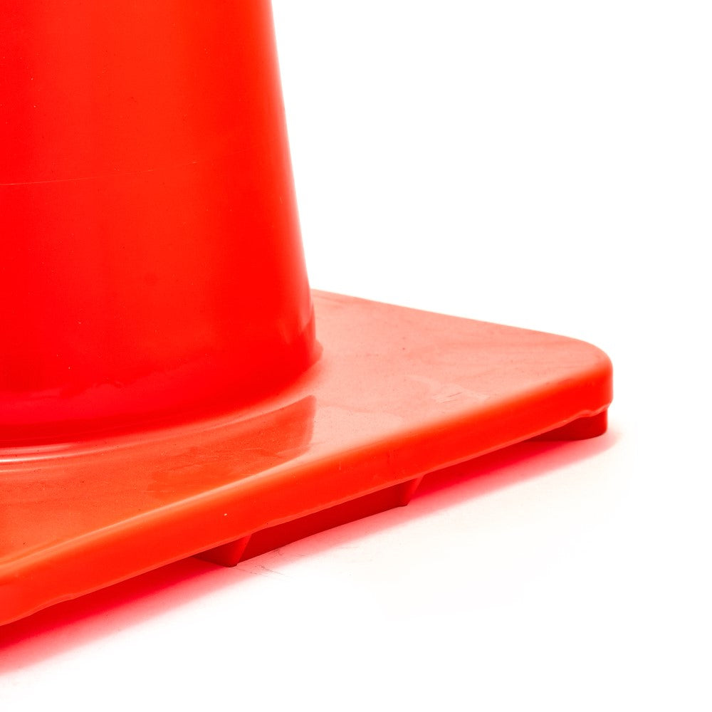 Cono reflectante de 2,3 kg ideal para obras y delimitación de espacios.