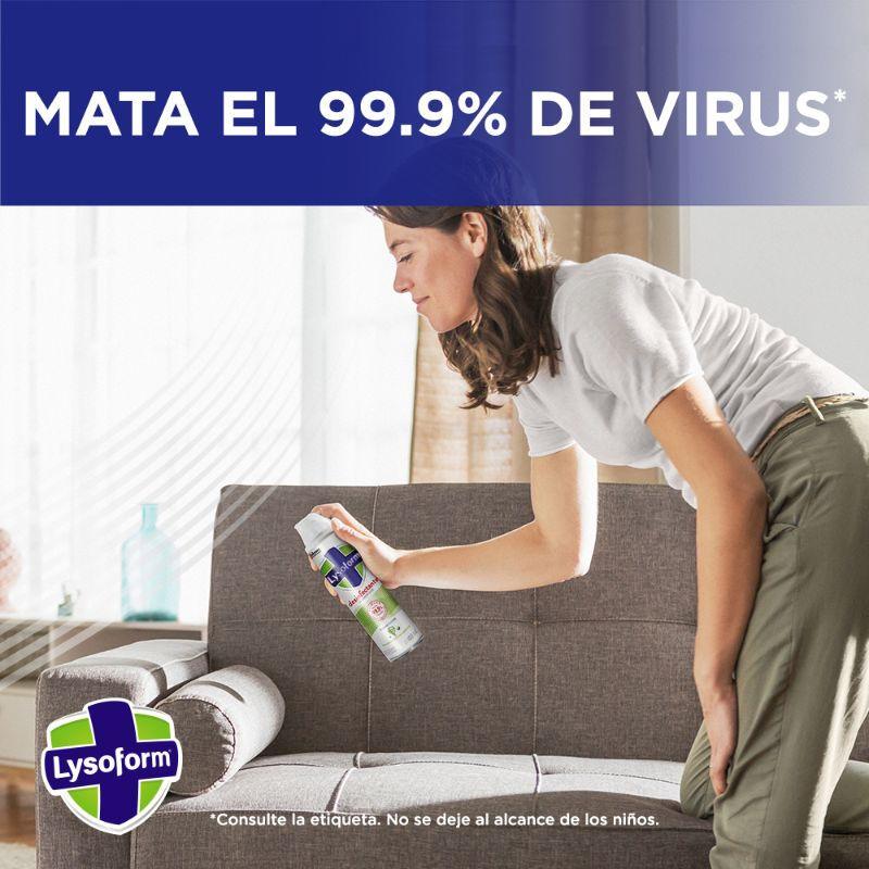 Desinfectante Lysoform Aire de Montaña 360 ML colocado en una sala limpia y ordenada