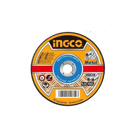 Disco de corte ultrafino INGCO cortando metal con precisión.